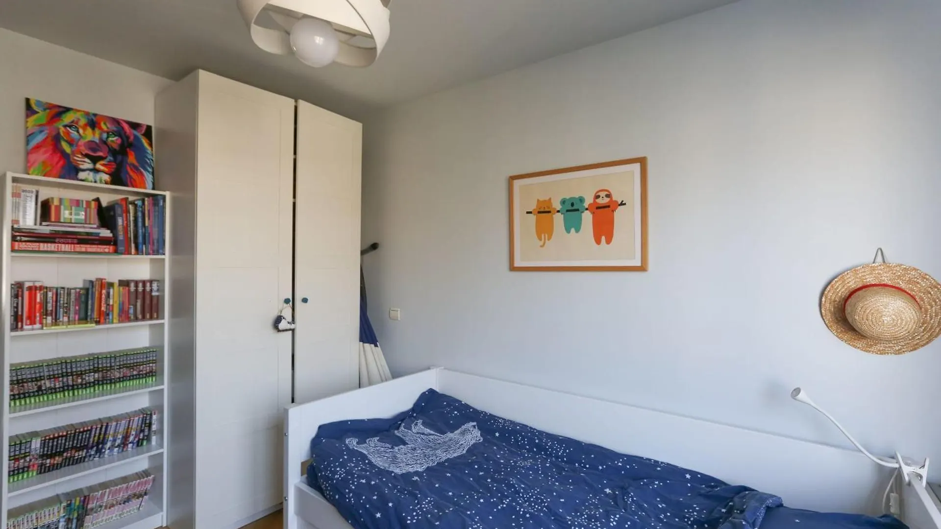Family Apt Of 102 M2 In The Heart Of The 19Th Paris 0*,  Frankrig