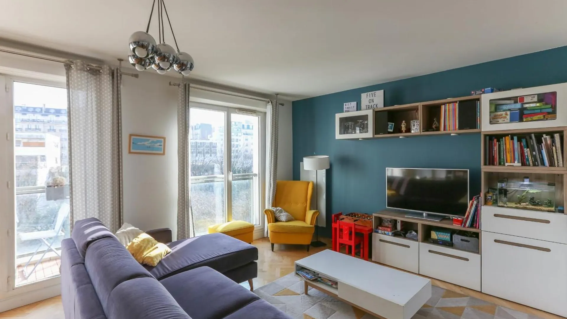 Family Apt Of 102 M2 In The Heart Of The 19Th location
